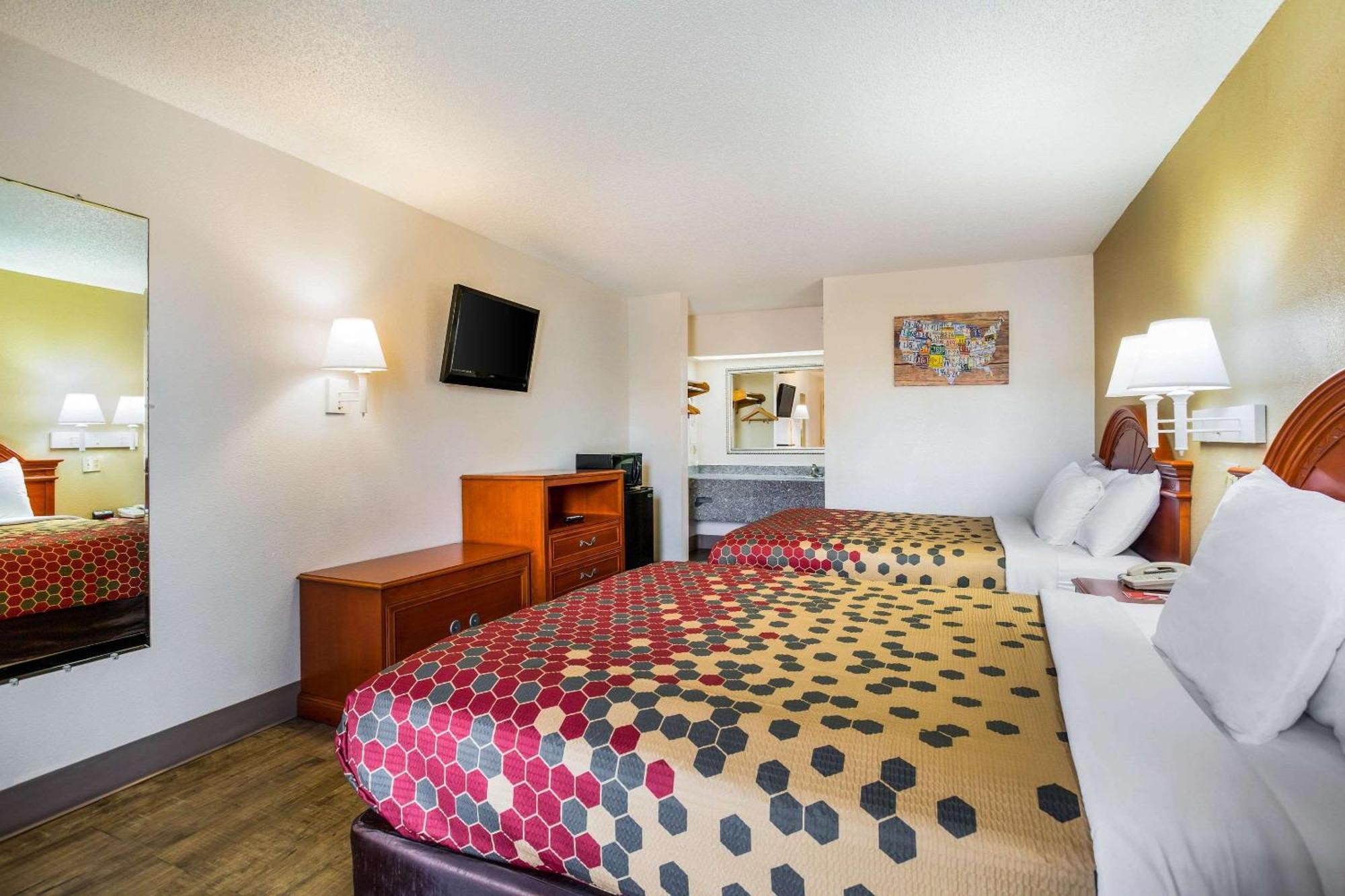 Econo Lodge Lebanon Bagian luar foto