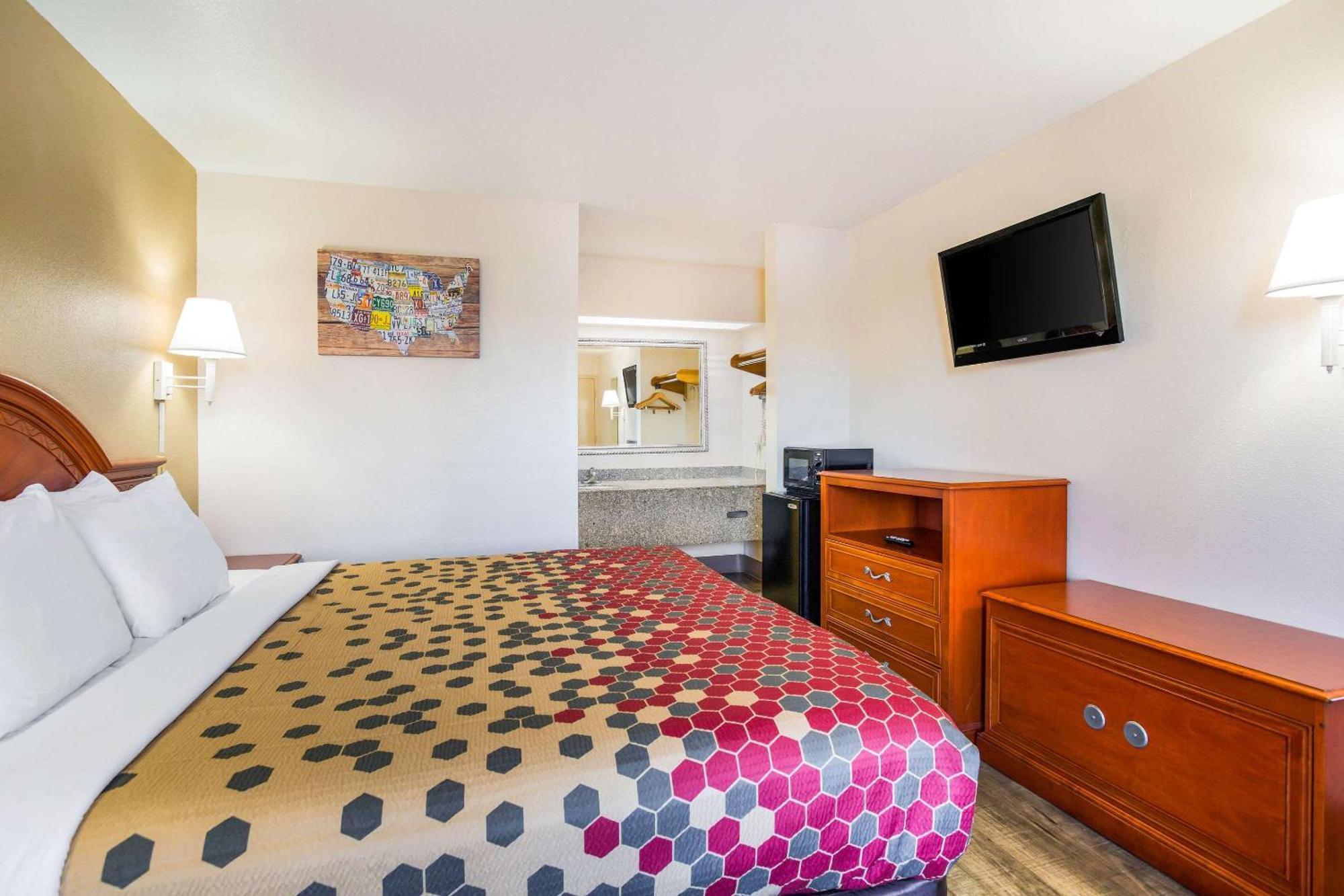 Econo Lodge Lebanon Bagian luar foto