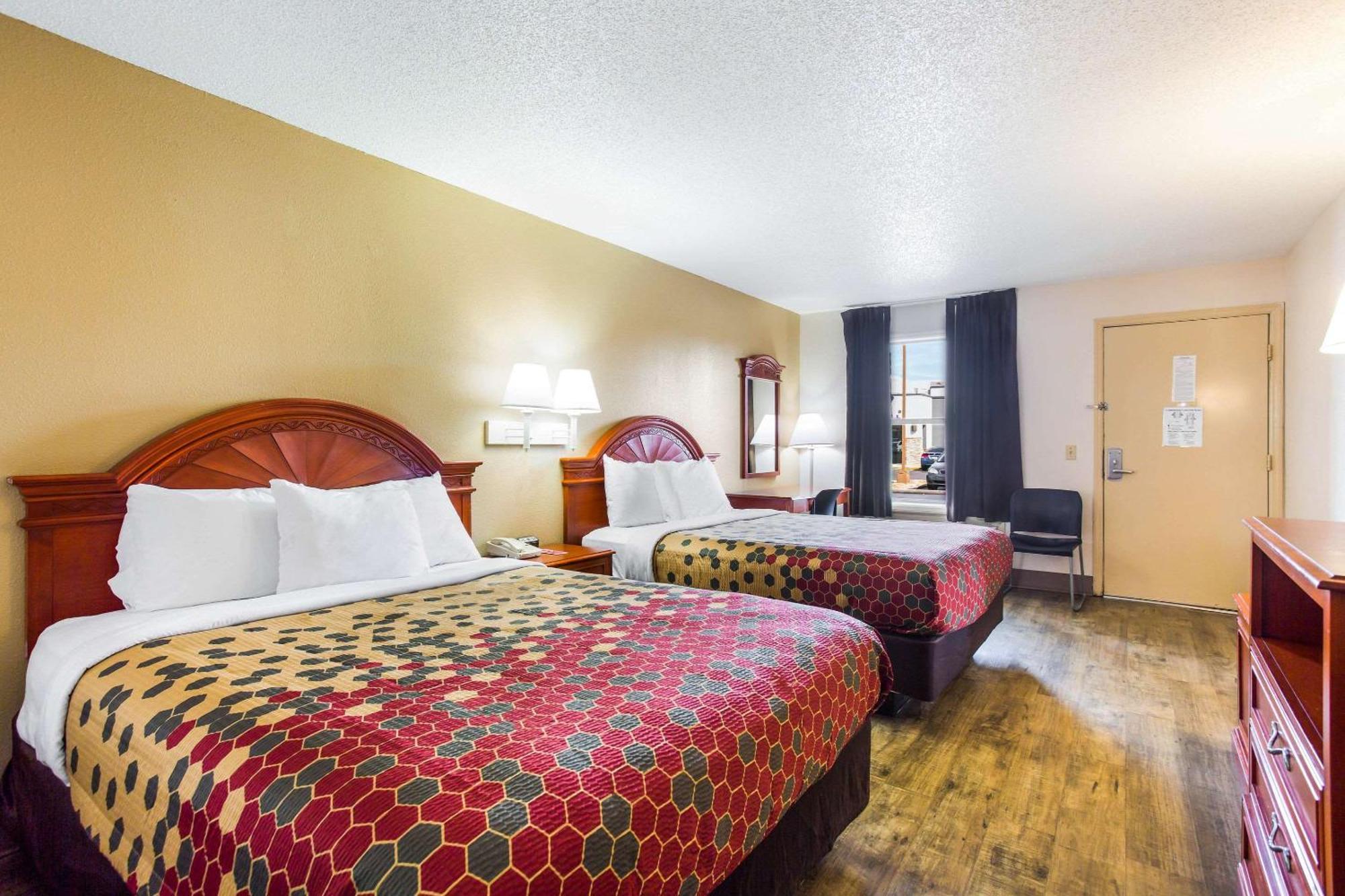 Econo Lodge Lebanon Bagian luar foto